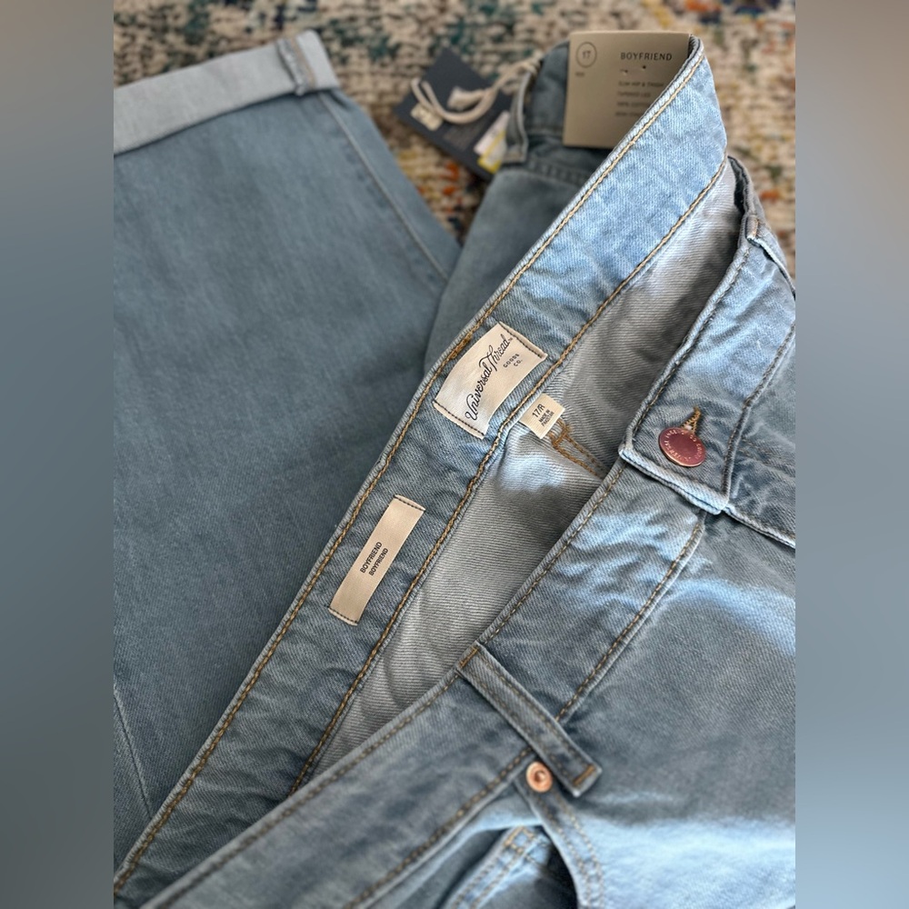 Universal Thread Light Wash Boyfriend Jeans With Cuff - NWT - 17R (Fits 14/16) - Picture 4 of 9